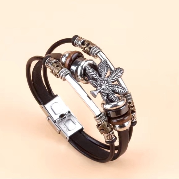 MAPLE LEAF PU LEATHER BRACELET - Picture 7 of 11